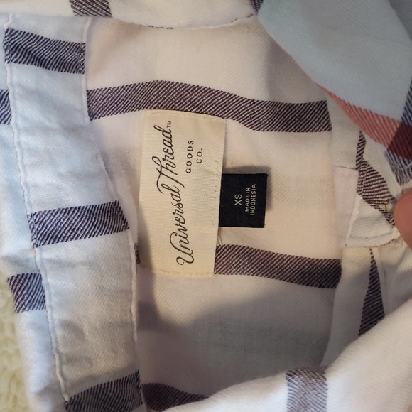 Universal Thread Button Down Shirt XS - Picture 2 of 7